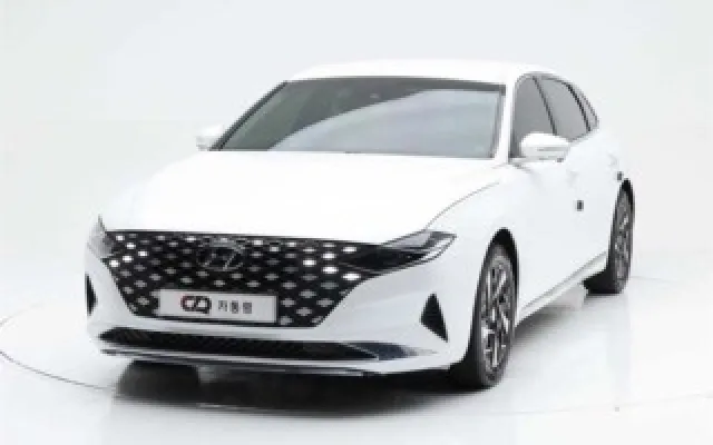 그랜져GN7 중고차 더 뉴 그랜저 IG 하이브리드 프리미엄 매물 사진 12 - 2022/05 167,405km